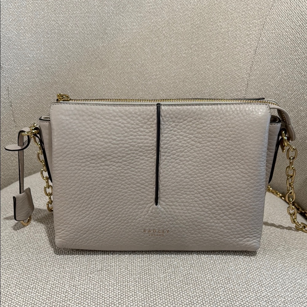 RADLEY LONDON Cream Crossbody Bag with Gold Hardware